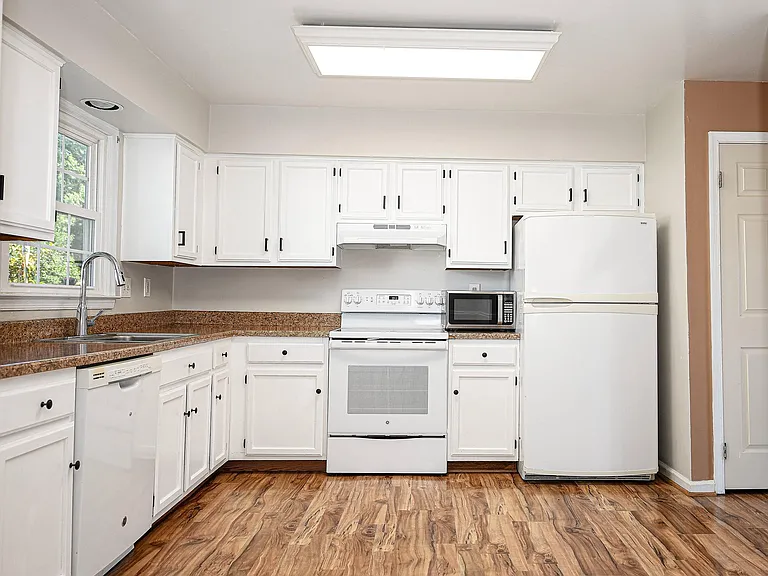 3406 Winter Moss Ct — Photo 11