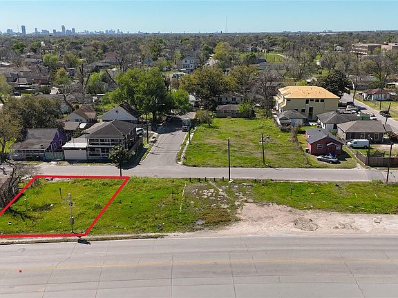 2nd image of 3513 Lockwood Dr