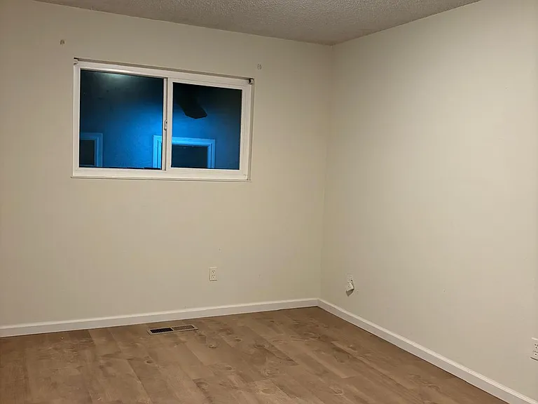 86 Huntington Cir — Photo 12
