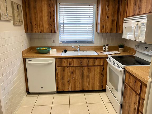 5th image of 3441 Maclaren Dr