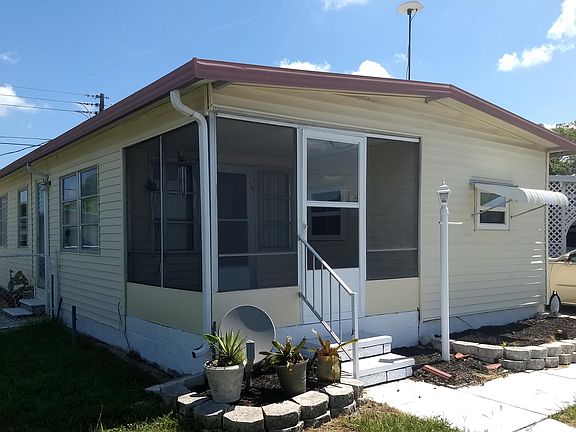 2nd image of 907 49th Avenue Dr W