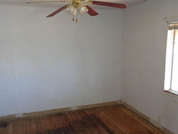 4th image of 407 W Gage Ave