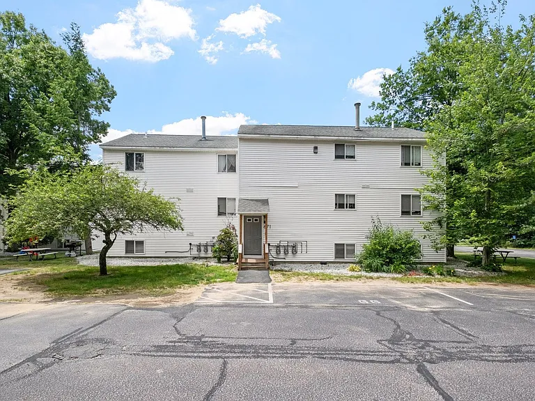 Corning House — Photo 69