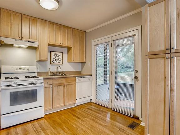 4th image of 860 Wayland Ct SE