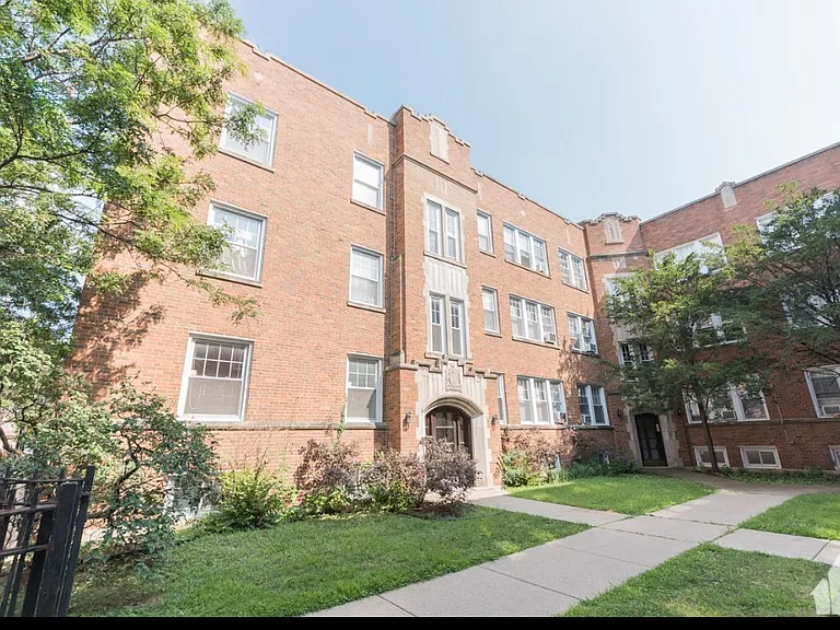 1833-1837 W Foster Ave #1825-3 — Photo 1