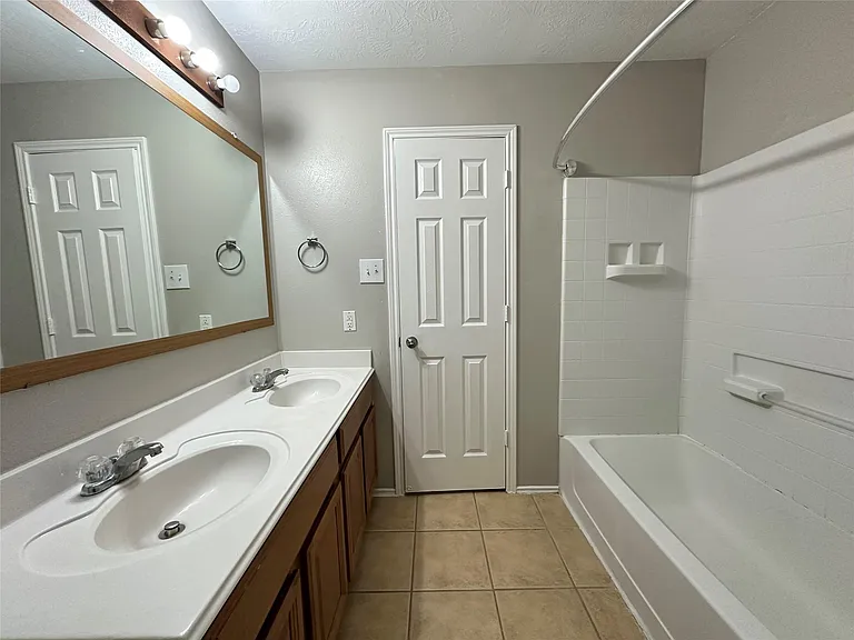 1126 Desert Willow Ln — Photo 28