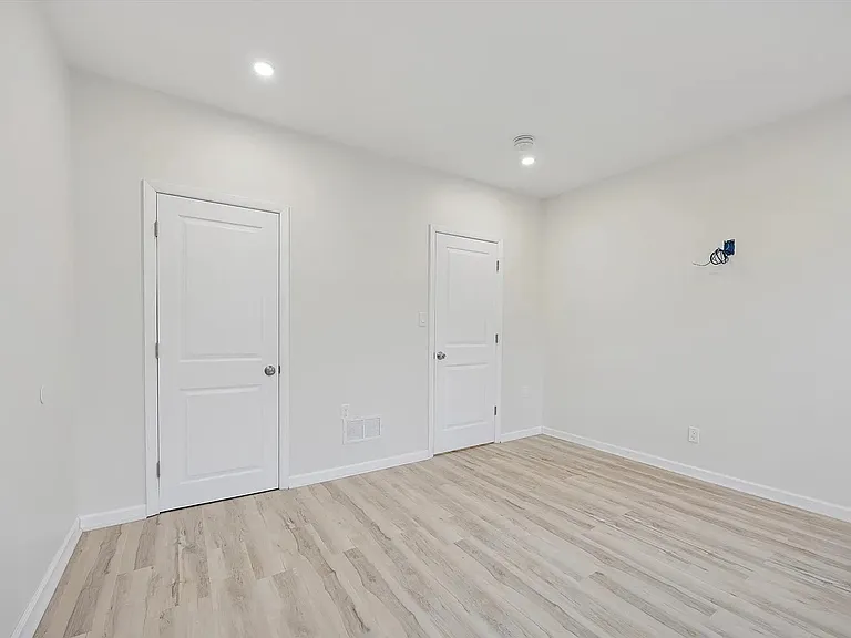 2615 Earp St — Photo 13