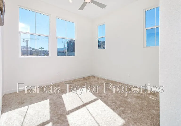 27778 Heritage Ln — Photo 17