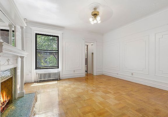 4th image of 210 W 137th St #2