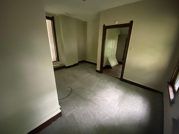 3rd image of 1190 E 60th St APT 1