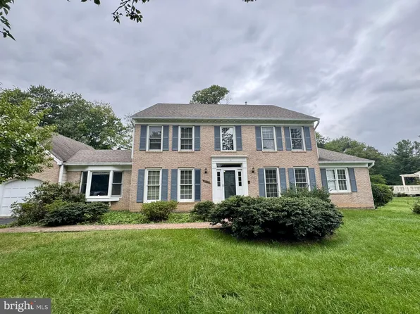8470 Clover Leaf Dr, Mc Lean, VA 22102