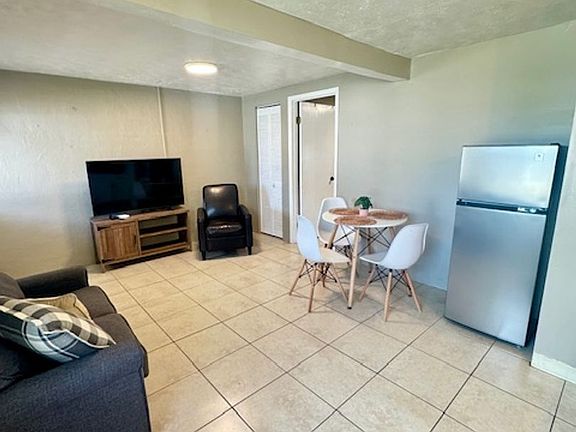 4th image of 3412 Clarinda St Unit 6