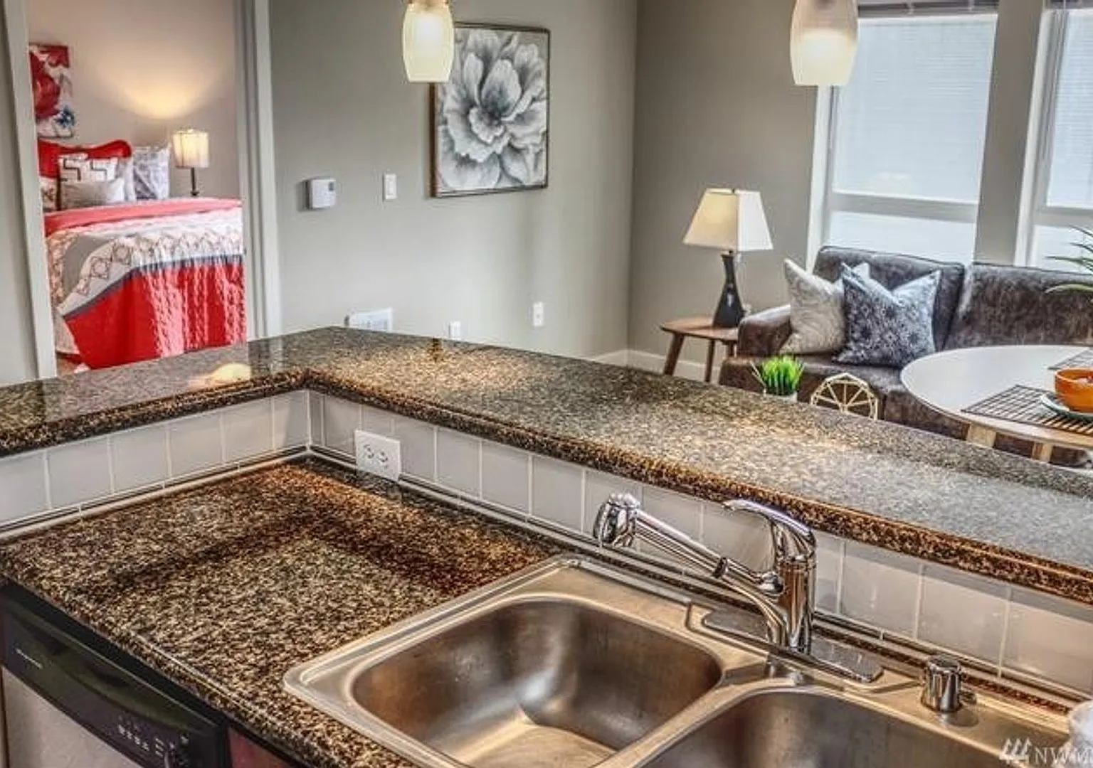 Great 2bd 2bath Downtown Seattle Condo For Rent! — Photo 2