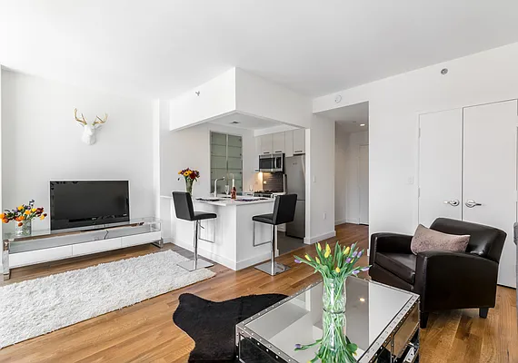 Rented by Bond New York | media 21