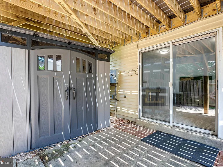 8657 Dellway Ln — Photo 37