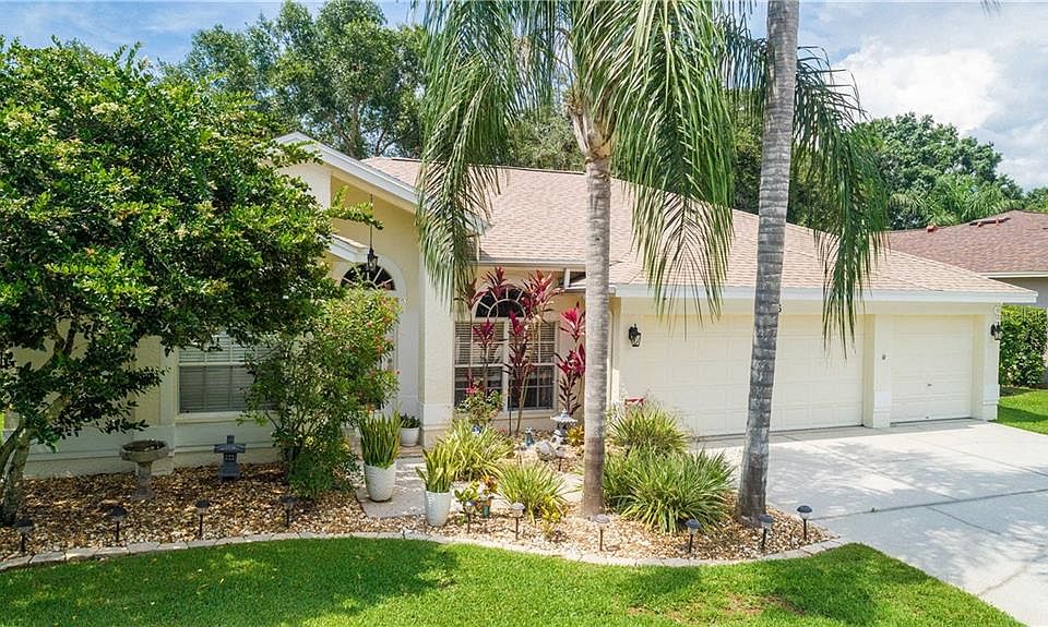1st image of 15736 Muirfield Dr