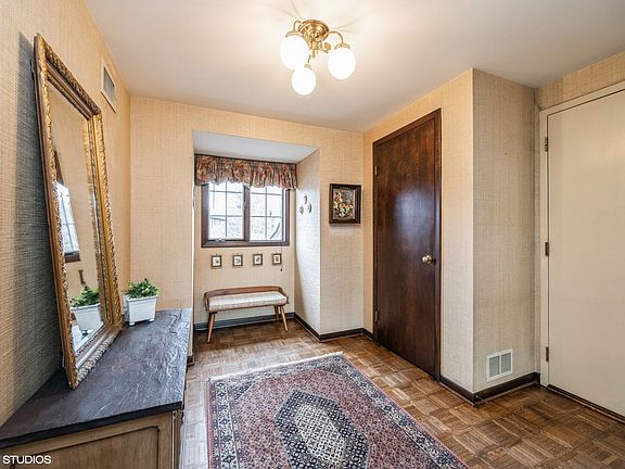 2nd image of 11 Sauk Trl APT 3