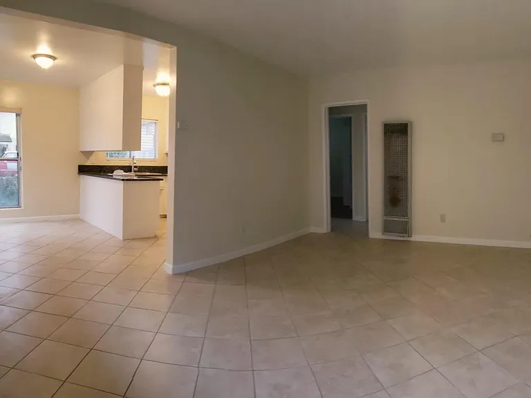 2323 Huntington Ln #C — Photo 5