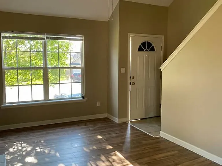 117 Eric Ct — Photo 9