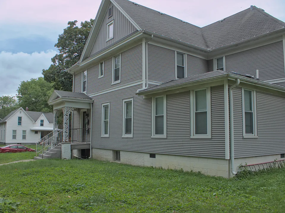 311 W Columbia Ave #1
