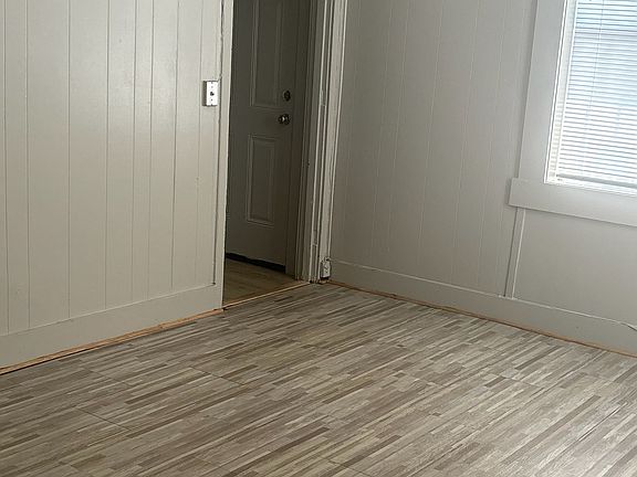 4th image of 407 Walnut St
