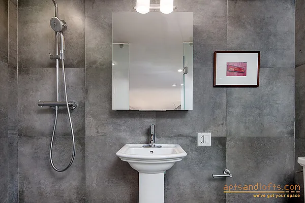 Sold by aptsandlofts.com | media 28