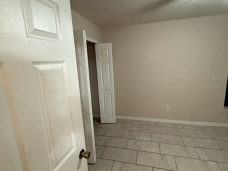 1407-1409 SE 8th Pl — Photo 9