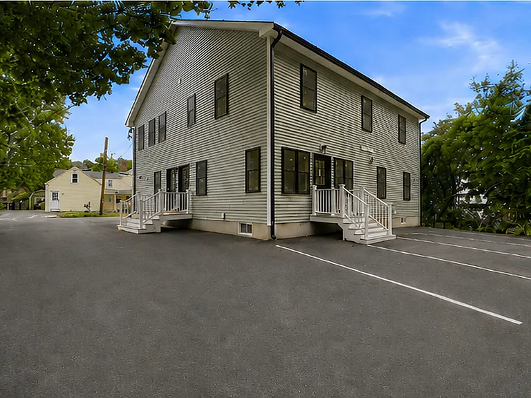 4A Mayhew St #A — Photo 2