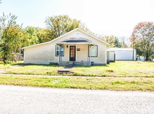 317 E Wilson St, Carterville, MO 64835