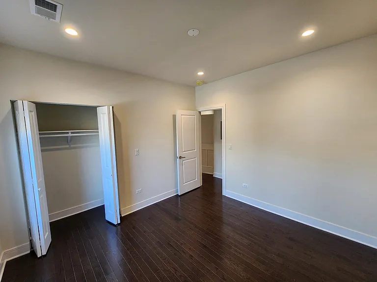 4935 N Claremont Ave #1E — Photo 13