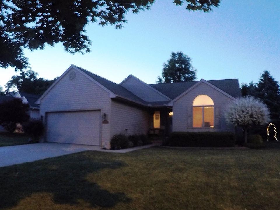 1st image of 442 Woodland Dr W