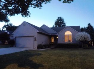 442 Woodland Dr W, Saline, MI 48176