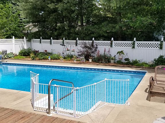 5th image of 502 Sibley Ln