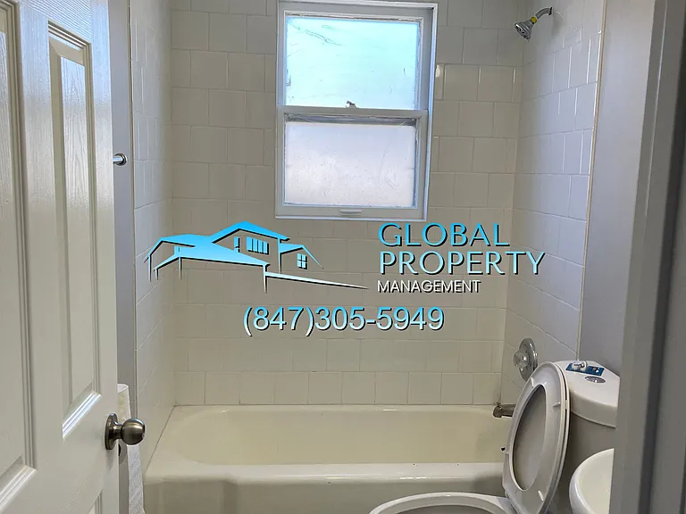 2901 Elisha Ave #G — Photo 2