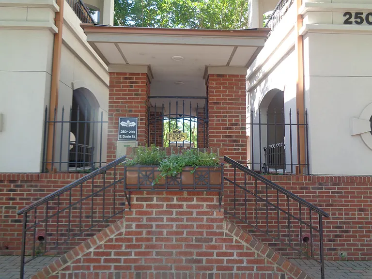 252 E Davie St #1 — Photo 2