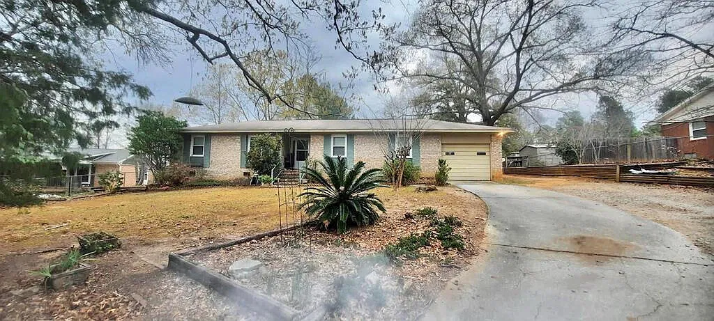 3 bed, 2.0 bath, 1351 sqft, $1,650 — Photo 1