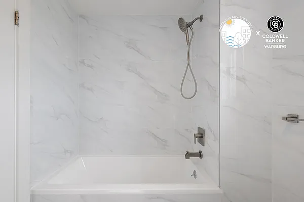 Bathroom, photo 1