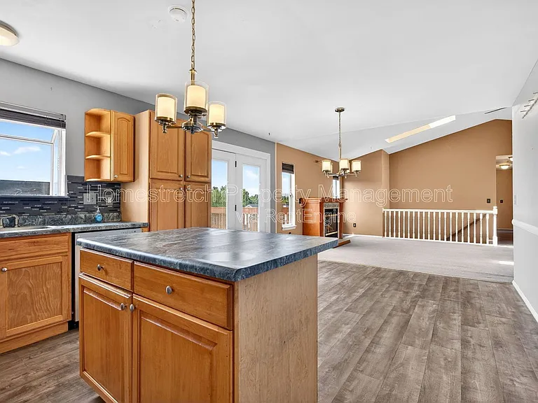 166 Royallprairie Ln — Photo 17