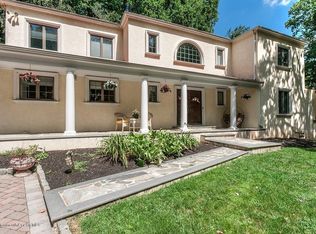 22 Galloping Hill Rd, Holmdel, NJ 07733