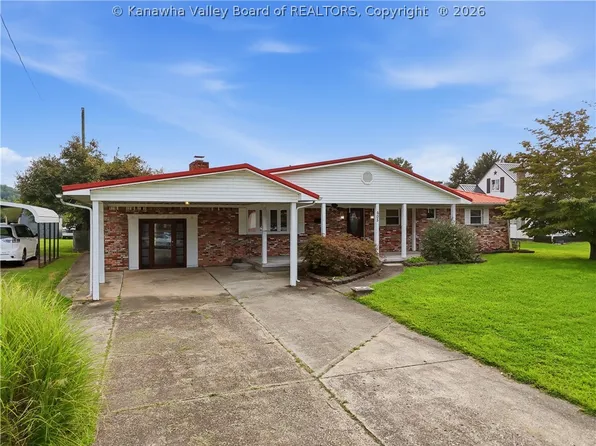 605 Roosevelt Blvd, Eleanor, WV 25070