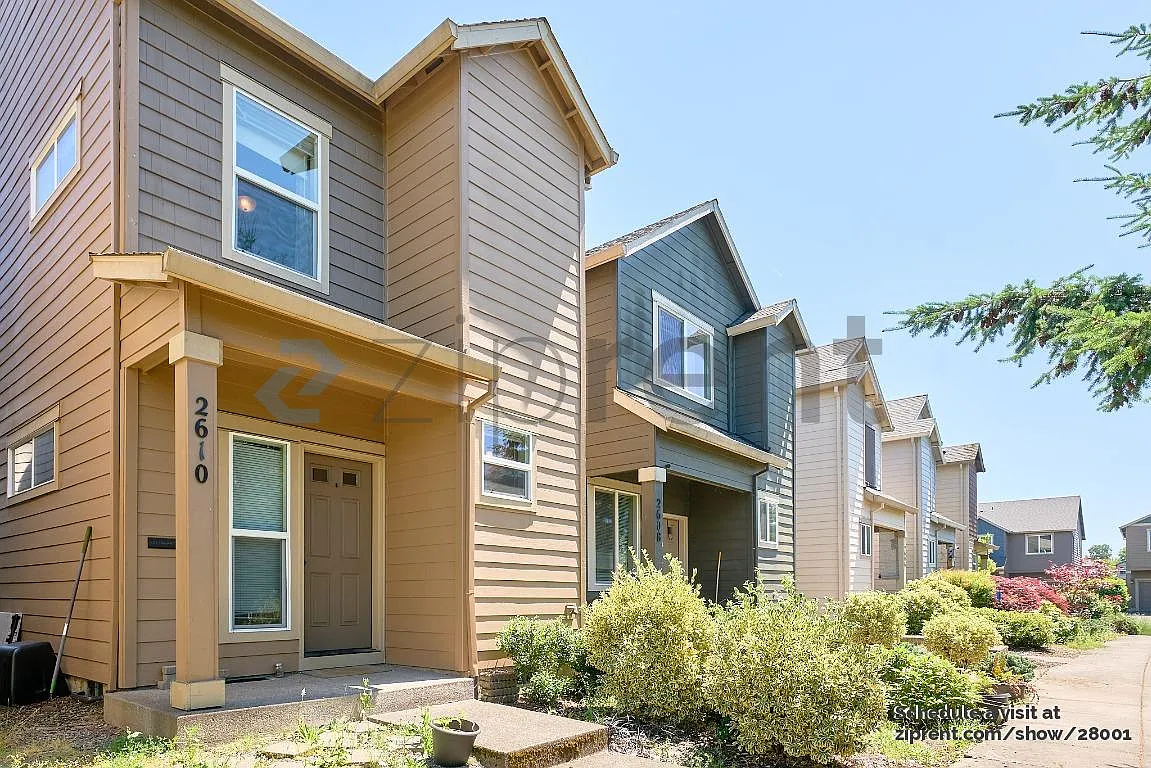 3 bed, 2.5 bath, 1279 sqft, $2,195 — Photo 2