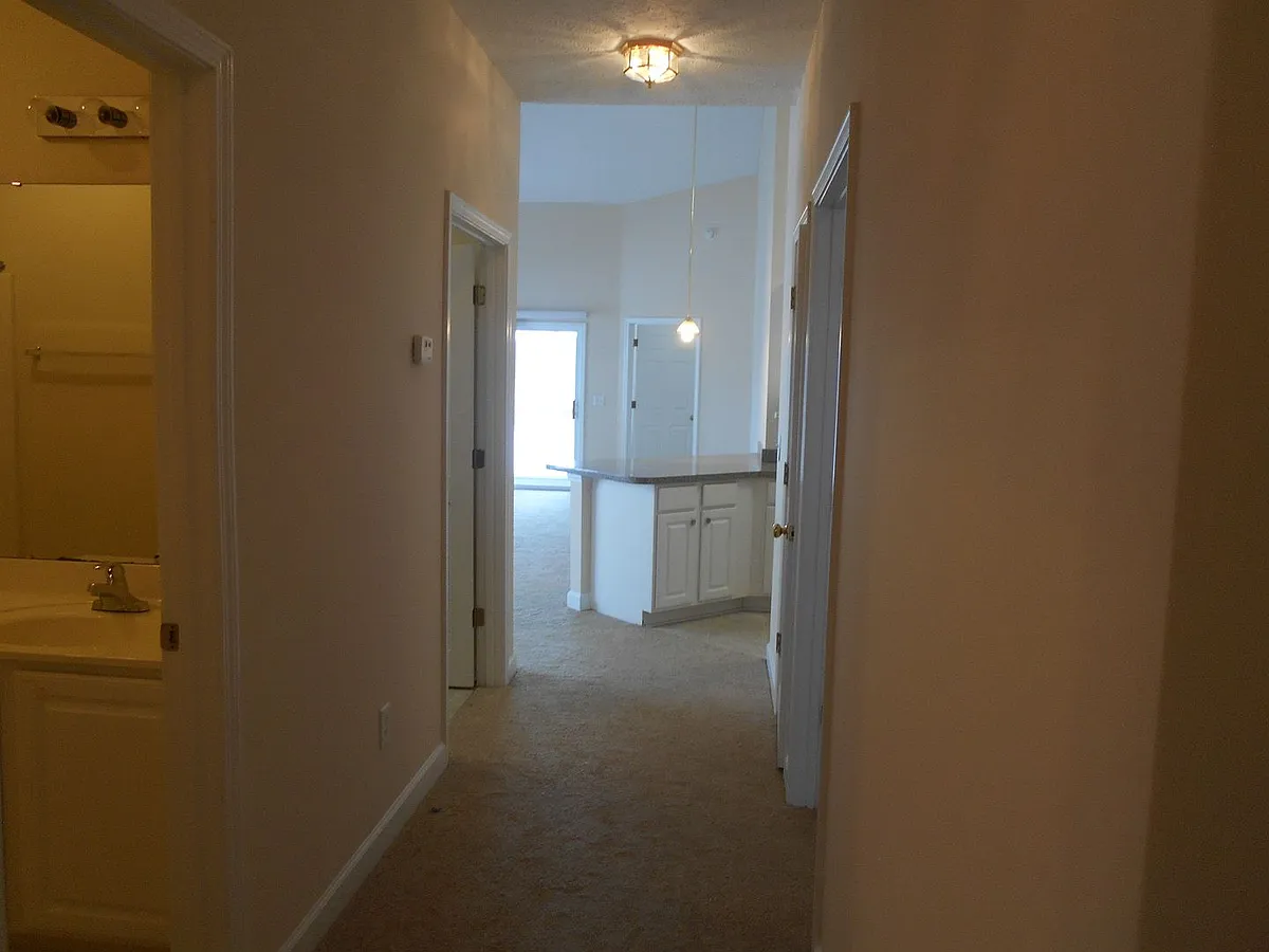 Building Photo - 154 Westhaven Dr #11
