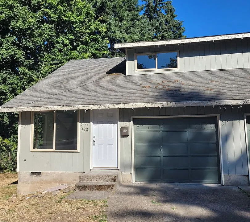 748 N 12th Ave