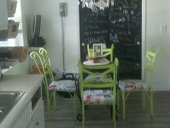 Full Kitchen and dinette