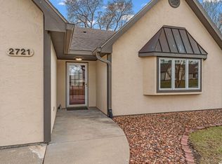 2721 Chipperfield Rd, Lawrence, KS 66047