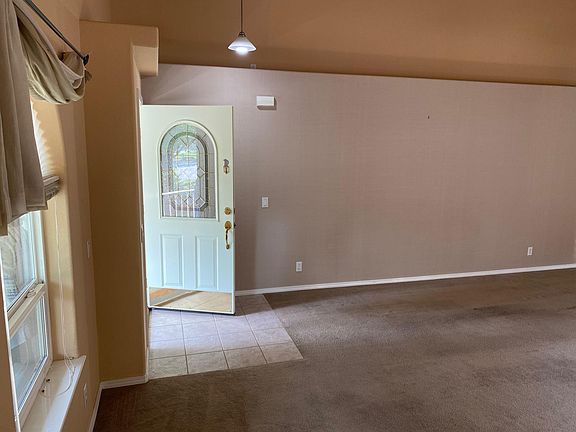 3rd image of 316 Yew Wood Dr