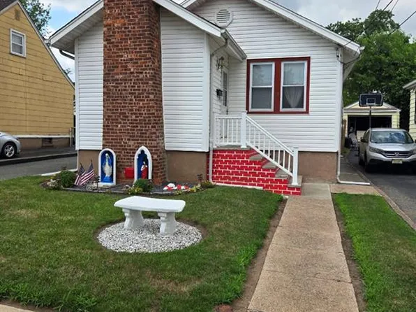15 Westside Ave, Bergenfield, NJ 07621