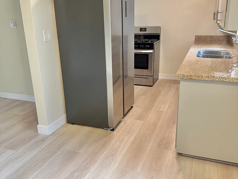 Village Glen Apartments — Photo 6