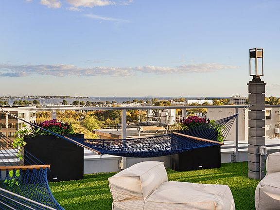 Rooftop Lounge & Hammocks
