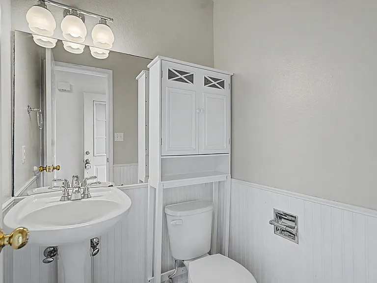 440 W Rockrimmon Blvd #C — Photo 6